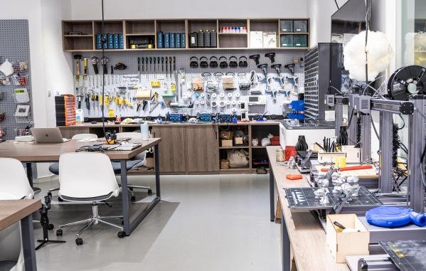 Laboratório maker e espaço de inovação